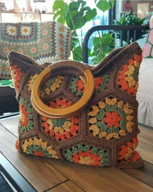 Granny Pattern Handbag with Wooden Handle